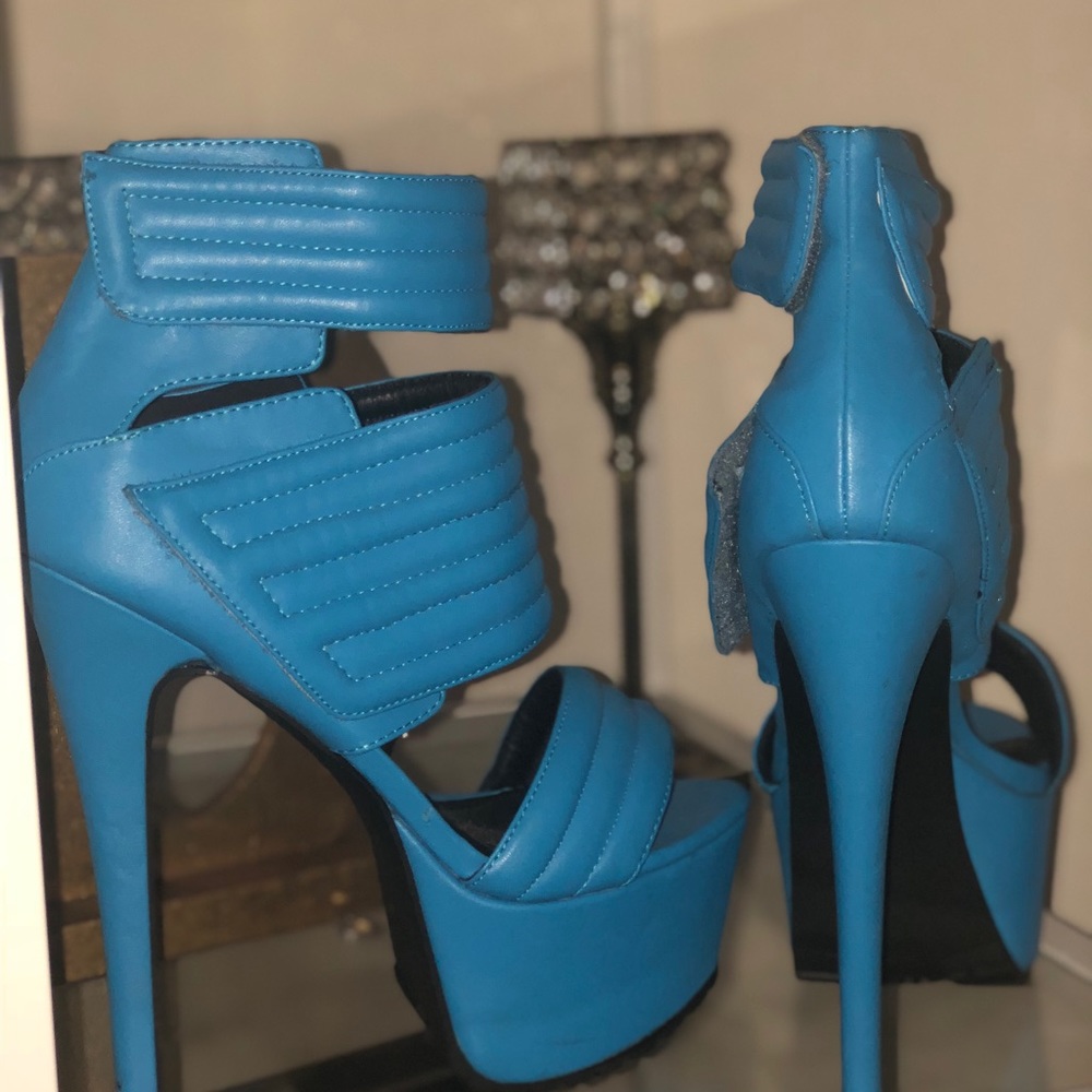 Jennifer Chou Carmelo Heels